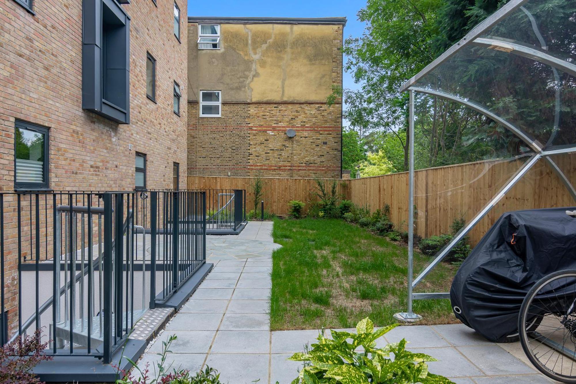 Spacious, 3 Bedroom, 2 Bathroom, Surbiton Экстерьер фото